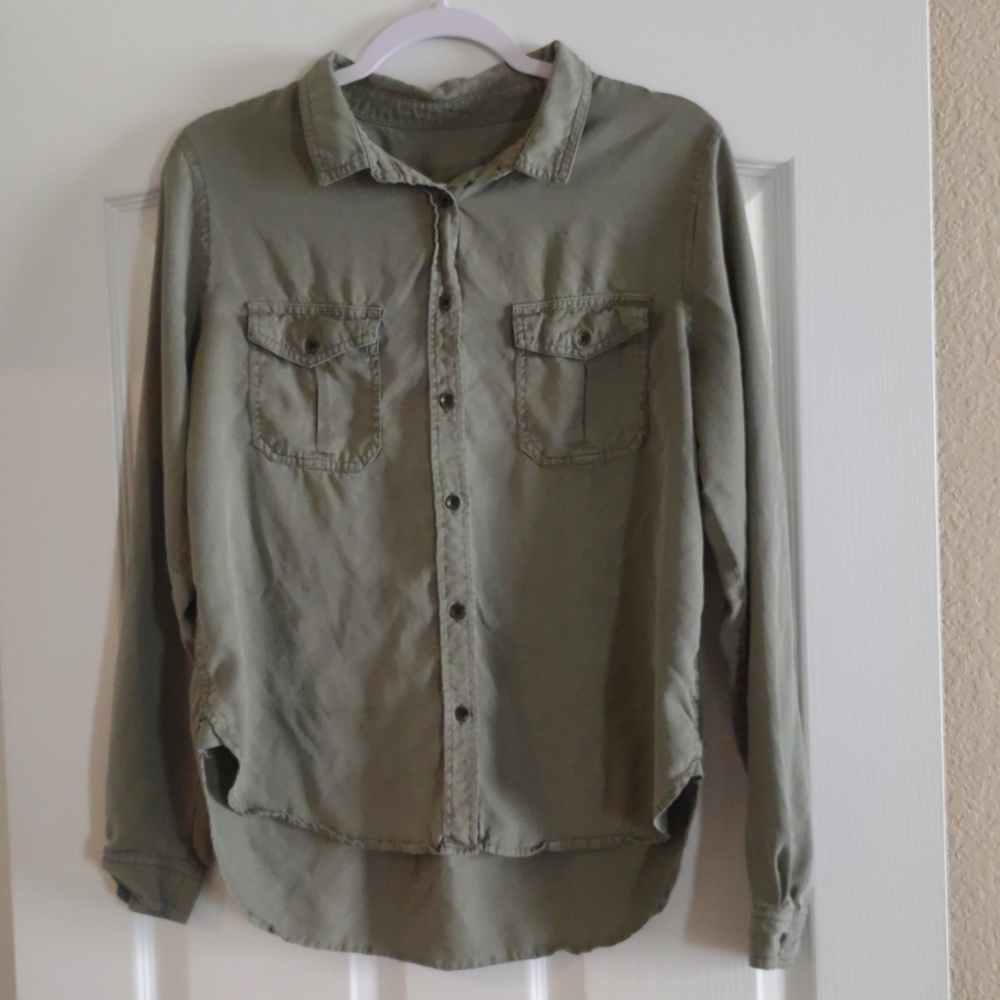 Universal Thread Long Sleeve Button Up Size Medium